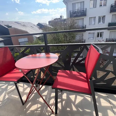Apartment Le Petit Cocon De Rueil, Cosy A 5 Min Du Rer A Rueil-Malmaison