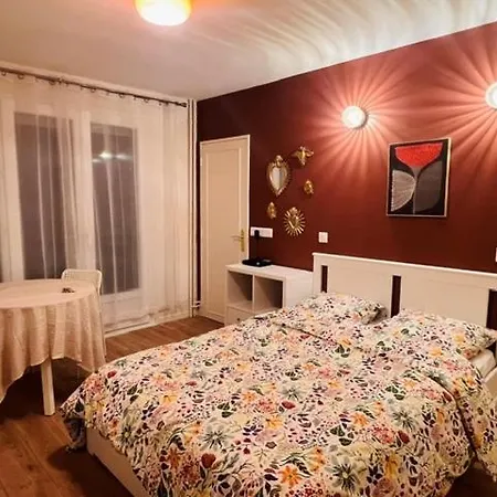 Le Petit Cocon De Rueil, Cosy A 5 Min Du Rer A شقة *