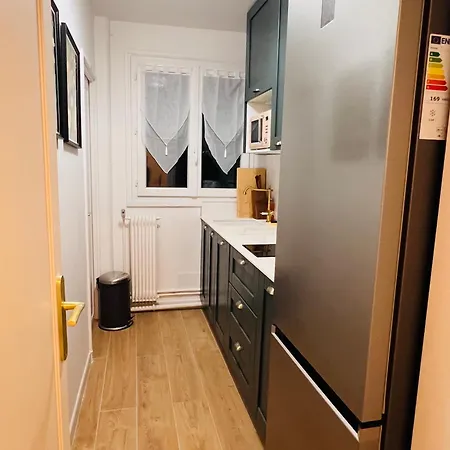 Le Petit Cocon De Rueil, Cosy A 5 Min Du Rer A Apartment