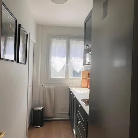 公寓 Le Petit Cocon De Rueil, Cosy A 5 Min Du Rer A